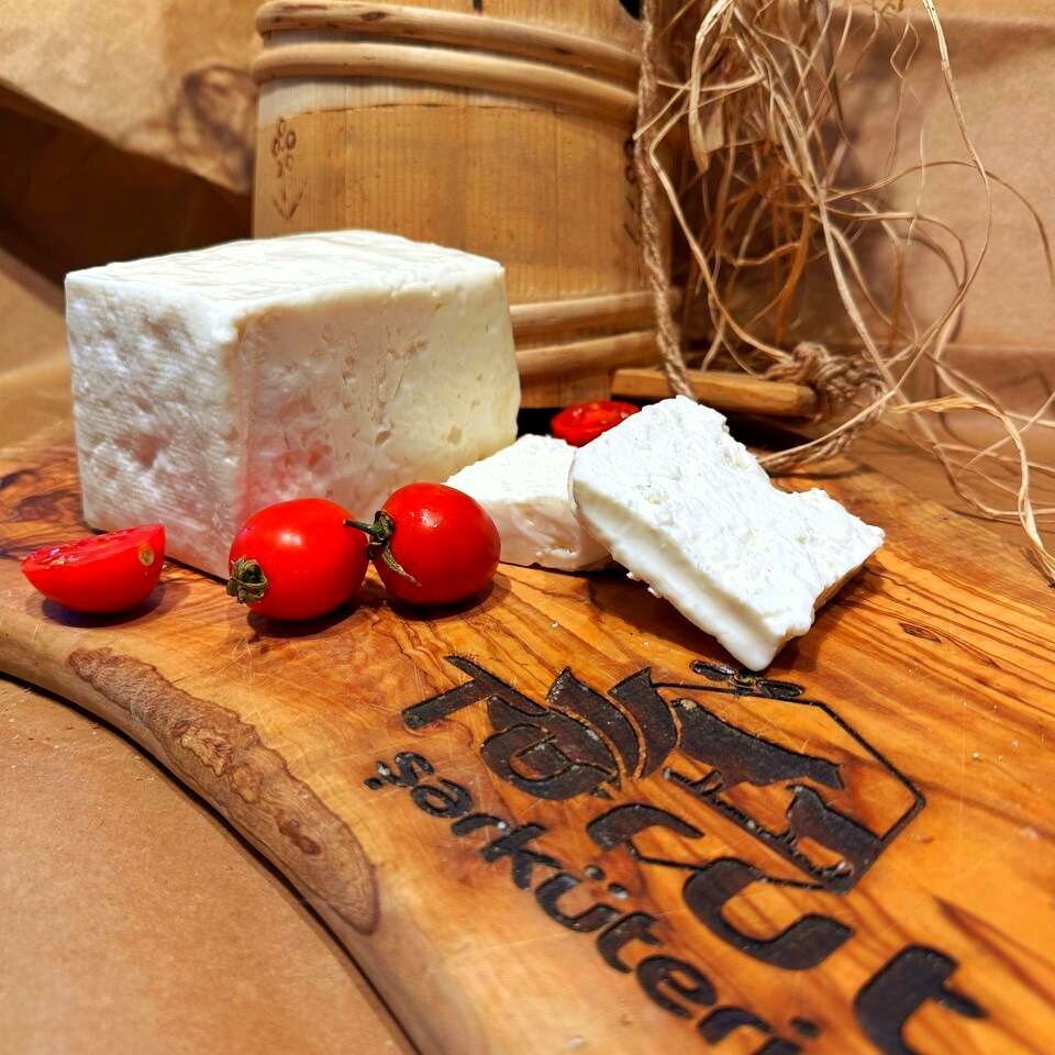 İnek - Ezine Peyniri 600 - 700 GR